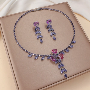 Fashionable jewelry set with purple zircon heart necklace and matching drop earrings