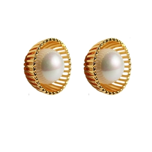Boucles d'oreilles vintage nid d'oiseau avec perles blanches et cage dorée ciselée