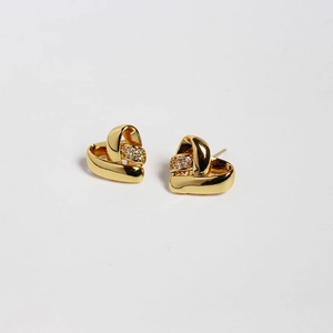 Boucles d'oreilles cœur en argent S925 dorées avec zircons étincelants et élégants