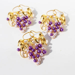 Elegant Vintage Brass Gold Plated Grape Brooch With Simulated Pearl Zirconia Botanical Leaf Fashion Jewelry For Women