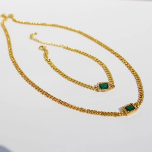 Vintage gold-plated jewelry set with emerald zircon and cuban chain for women