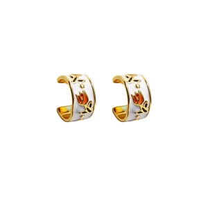 Elegant gold-plated C-shaped earrings with white enamel and tulip flower pattern