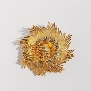 Vintage Brass Gold Plated Flower Brooch For Women Exaggerated Sunburst Sun Flower Luxurious Niche Pin Accessories Jewelry Gift