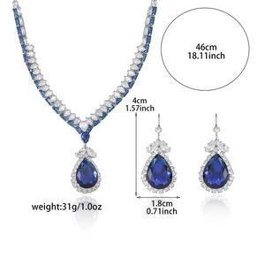 Set gioielli con collana e orecchini a goccia blu con indicazione delle dimensioni