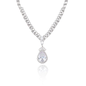 Collier tulipe étincelant en zircon avec pendentif poire et pierres marquises