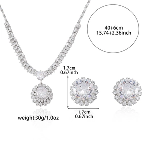 Parure de bijoux tournesol avec collier et boucles d'oreilles sertis de zircons brillants