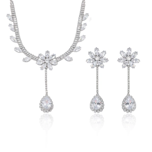 Sparkling flower jewelry set with pear-cut zircon necklace and matching earrings