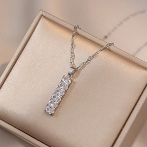 Collana argento stile bambù con sei zirconi ovali e catena a onde elegante