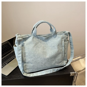 Sac fourre-tout en velours côtelé bleu clair avec bandoulière et grande capacité design