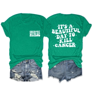 Détails avant et arrière du t-shirt vert infirmier en oncologie avec citation inspirante
