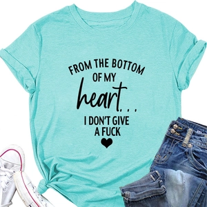 Detail view of cotton t-shirt with heart letter print and trendy knotted hem style