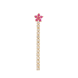 Pendientes dorados con flores rosas y borla larga de cristales blancos