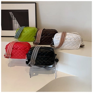 Damen Gesteppte Rauten Kamera Tasche PU Leder Umhängetasche Mit Breitem Gemustertem Gurt Lässiger Street Style Trendig