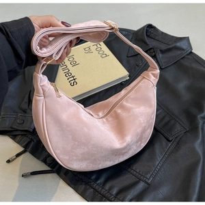 Borsa a Spalla Minimalista in Pelle PU a Mezzaluna Per Donna Moda Tinta Unita Crossbody Crescent Hobo Bag Casual Versatile Saddle Bag Con Tracolla Regolabile