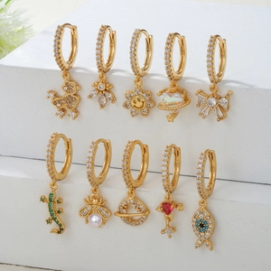 Boucles d'Oreilles Créoles en Cuivre Plaqué Or 18K Zircone Luxe Femme Animal Abeille Planète Cœur Nœud Bijoux Mode