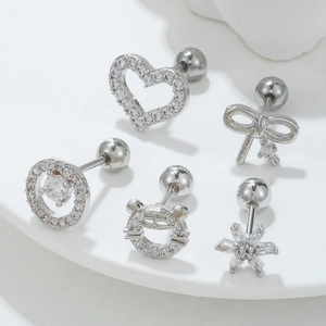 Ensemble de 5 boucles d'oreilles argentées en zircon avec cœur, nœud et chat en acier