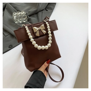 Sac à bandoulière marron avec grand nœud et poignée élégante en perles pour femme