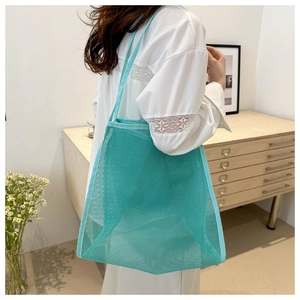 Bolso tote de malla verde vibrante para mujer con diseño calado y correa de hombro