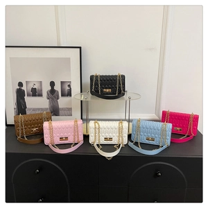 Petit Sac Carré Matelassé pour Femmes en Cuir PU Mode Couture Chaîne Dorée Sac à Bandoulière avec Rabat Serrure Sac Élégant