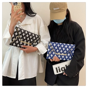 Fashion envelope clutch bag with checkered pattern and metal bar clasp for women