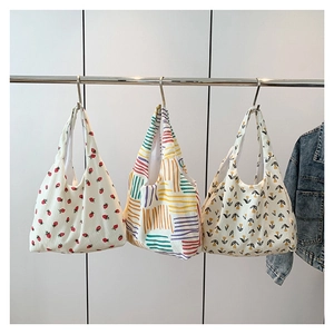 Borse hobo in velluto a coste con stampe di fragole, strisce e tulipani casual
