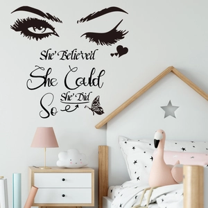 Sticker mural She Believed She Could So She Did avec papillon et motif de cils