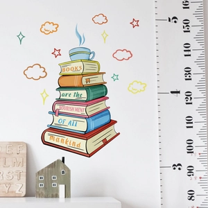 Detaillierter Wandsticker mit bunten Büchern und motivierendem Text für Kinderzimmer