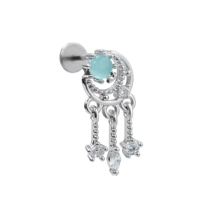 Details des silbernen Mondsteckers mit blauem Opal und Zirkonia-Quastenketten