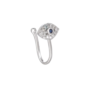 Dettaglio di clip per naso a U in argento senza foro con design Evil Eye in zircone