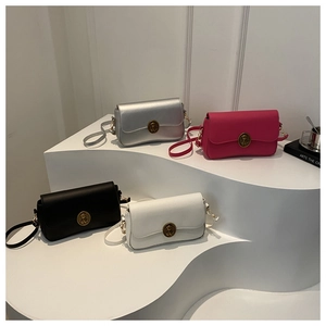 Borsa a Tracolla Donna Retro Semplice Pelle PU Borsa Quadrata Con Fibbia in Metallo Rilievo Orso Tracolla Regolabile Moda Quotidiana