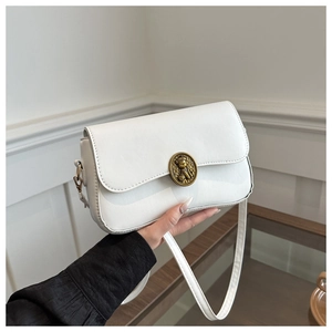 Borsa a tracolla in pelle bianca minimalista con fibbia in oro vintage a mano