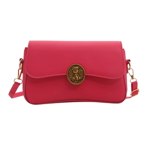 Borsa a tracolla quadrata in pelle PU magenta con fibbia a orso dorata vintage