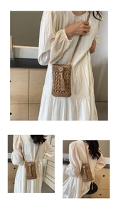 Collage de sac bandoulière en paille tressée montrant les vues avant côté et arrière à franges