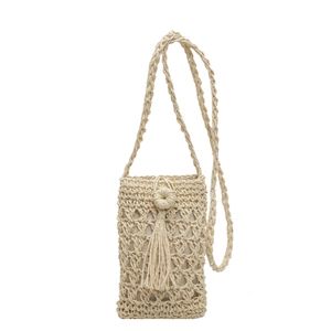 Petit sac bandoulière en paille tressée ajourée pour téléphone avec pompon beige