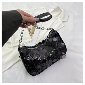 Elegante borsa a tracolla con paillettes nere e catena d'argento per eventi serali