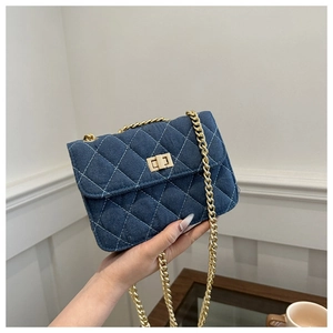 Sac Bandoulière en Denim Matelassé pour Femmes avec Chaîne Fermoir Tournant en Métal Petit Sac Carré Décontracté