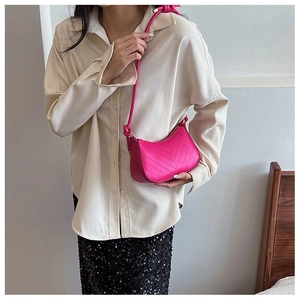 Minimalist fuchsia V-quilted faux leather shoulder bag with zipper for women