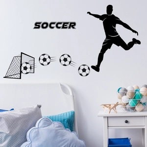 Détail d'un sticker mural de football noir avec silhouettes de joueurs dans une chambre