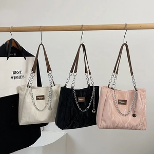 Sac Fourre-Tout Plissé de Grande Capacité pour Femmes Sac à Épaule Vintage en Cuir PU Avec Chaîne en Argent Sac à Main Mode