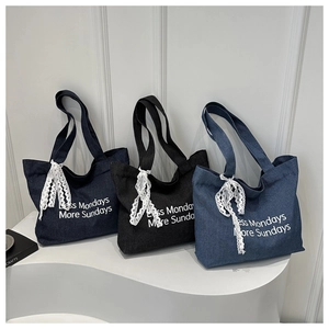 Sac Fourre-Tout En Denim Pour Femmes Sac À Épaule En Toile Grande Capacité Imprimé Slogan Décor Noeud En Dentelle