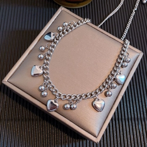 Collier Femme en Acier Titane Grosse Chaîne Argentée Polissage Cœur Perles Rondes Pendentif Bijou de Cou Quotidien