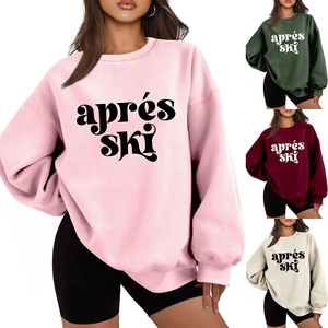 Details des Après-Ski-Schriftzugs und vier Farboptionen für das Damen-Plüsch-Sweatshirt
