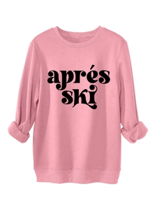 Detail eines rosa Fleece-Sweatshirts mit weichem Strickstoff und Apres Ski Aufdruck