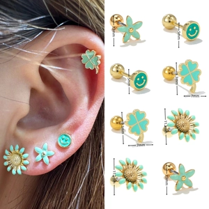 Detailmaße für Ohrstecker-Set mit mintgrünen Emaille-Blumen und Smiley-Motiv