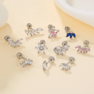 Leaf tassel and zircon mini ear studs in gold plated copper with floral motifs