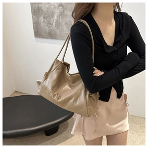 Schicke beige große Tragetasche mit WGONGZHU-Prägung für Damen im modernen Design