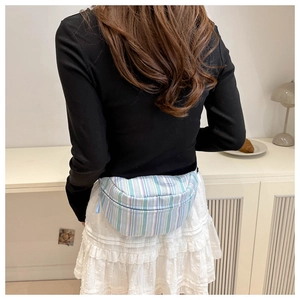 Sac banane selle en toile à rayures verticales bleues et blanches style décontracté