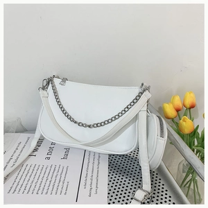 Sac sous le bras en cuir PU blanc avec chaîne argentée et mini porte-monnaie rond