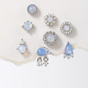 Lot de 8 piercings d'oreilles argentés avec pierre de lune et oxydes de zirconium brillants
