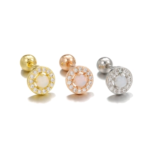 Lot de trois boucles d'oreilles opale ronde plaqué or 18 carats avec fermoir à visser